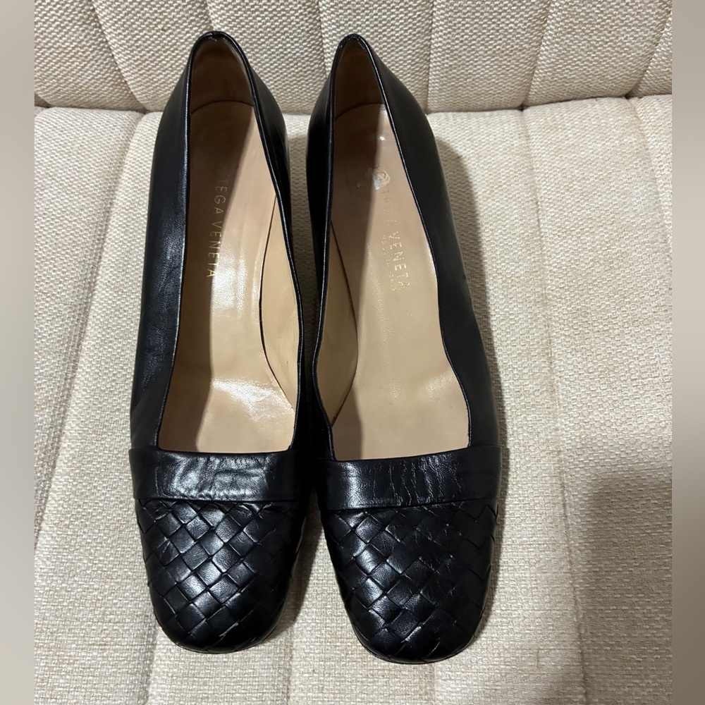 Bottega Veneta intrecciato leather pumps Size 9